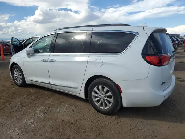 2C4RC1BG2HR535668 2017 CHRYSLER PACIFICA - Image 2