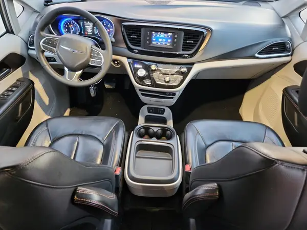 2C4RC1BG2HR536013 2017 CHRYSLER PACIFICA - Image 8