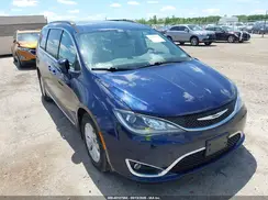 2C4RC1BG2HR538330 2017 CHRYSLER PACIFICA
