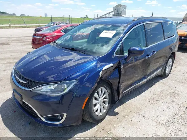 2C4RC1BG2HR538330 2017 CHRYSLER PACIFICA - Image 2