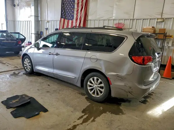 2C4RC1BG2HR538666 2017 CHRYSLER PACIFICA - Image 2