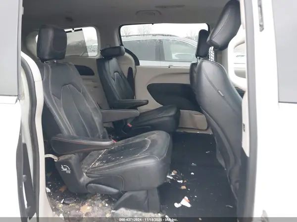 2C4RC1BG2HR539980 2017 CHRYSLER PACIFICA - Image 8