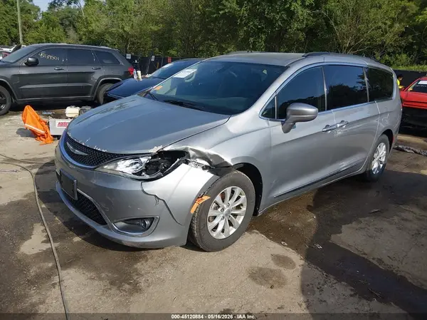 2C4RC1BG2HR540224 2017 CHRYSLER PACIFICA - Image 2