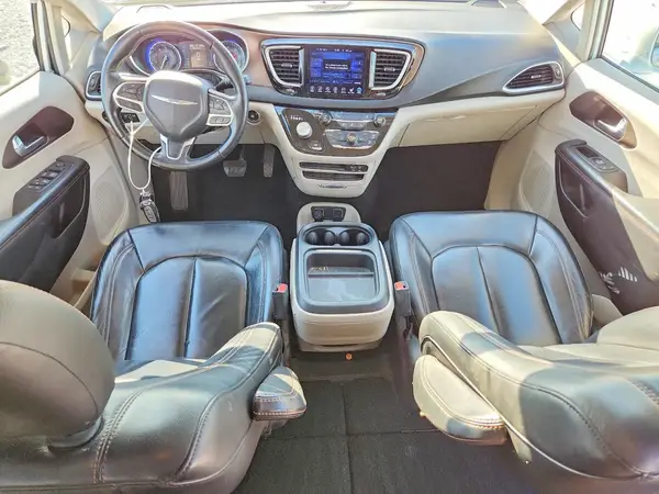 2C4RC1BG2HR543804 2017 CHRYSLER PACIFICA - Image 8