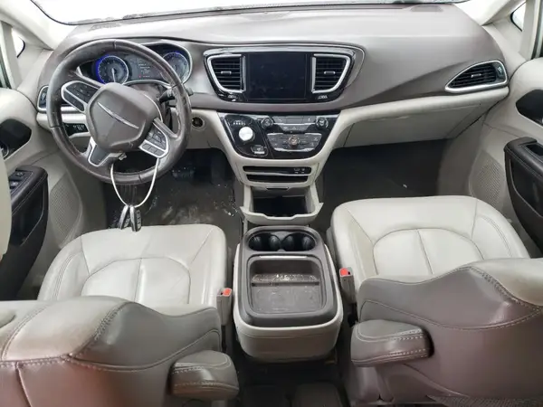 2C4RC1BG2HR560747 2017 CHRYSLER PACIFICA - Image 8