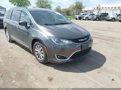 2C4RC1BG2HR560814 2017 CHRYSLER PACIFICA