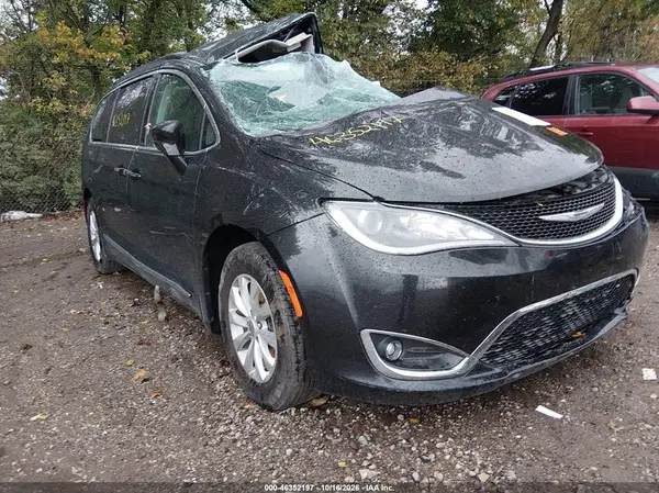 2C4RC1BG2HR569299 2017 CHRYSLER PACIFICA - Image 1