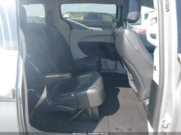 2C4RC1BG2HR569352 2017 CHRYSLER PACIFICA - Image 8
