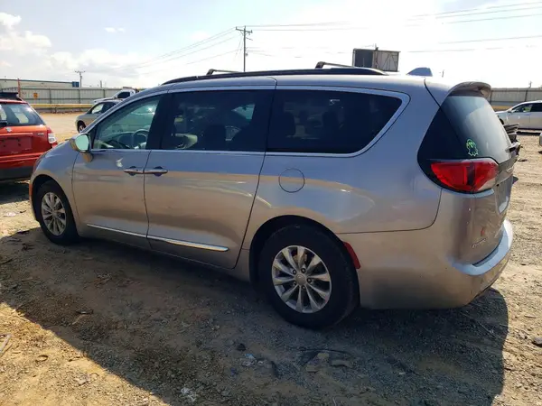 2C4RC1BG2HR576575 2017 CHRYSLER PACIFICA - Image 2