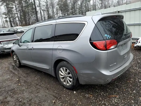 2C4RC1BG2HR576852 2017 CHRYSLER PACIFICA - Image 2
