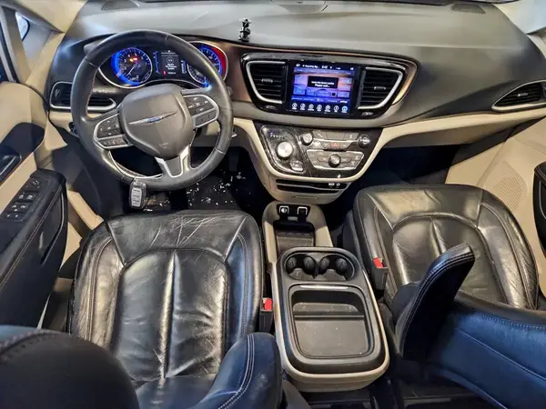 2C4RC1BG2HR583199 2017 CHRYSLER PACIFICA - Image 8