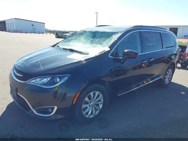 2C4RC1BG2HR591142 2017 CHRYSLER PACIFICA - Image 2