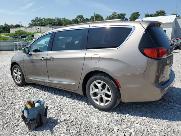 2C4RC1BG2HR592095 2017 CHRYSLER PACIFICA - Image 2