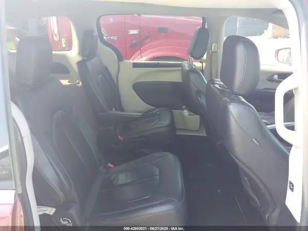 2C4RC1BG2HR593960 2017 CHRYSLER PACIFICA - Image 8