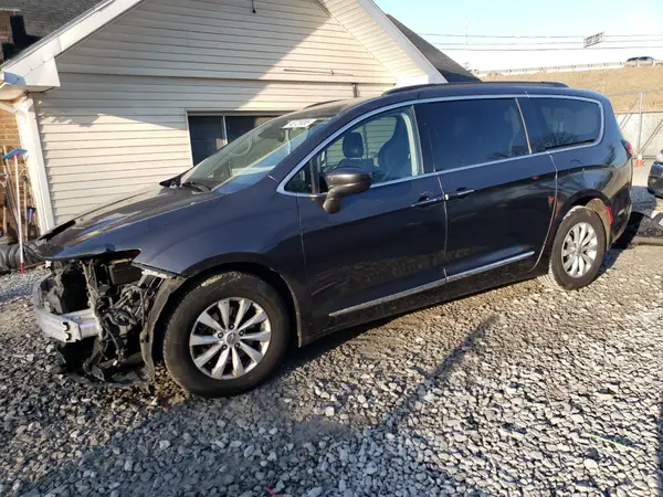 2C4RC1BG2HR608053 2017 CHRYSLER PACIFICA - Image 1