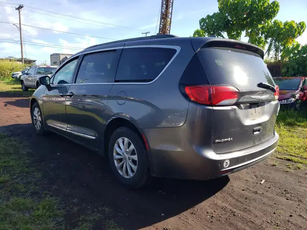 2C4RC1BG2HR613205 2017 CHRYSLER PACIFICA - Image 2