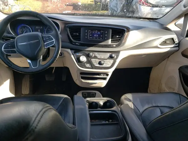 2C4RC1BG2HR613205 2017 CHRYSLER PACIFICA - Image 8