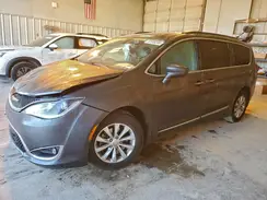 2C4RC1BG2HR613379 2017 CHRYSLER PACIFICA