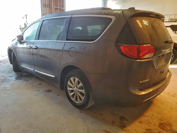2C4RC1BG2HR613379 2017 CHRYSLER PACIFICA - Image 2
