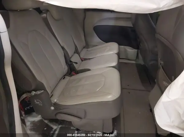 2C4RC1BG2HR613690 2017 CHRYSLER PACIFICA - Image 8