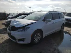 2C4RC1BG2HR613804 2017 CHRYSLER PACIFICA