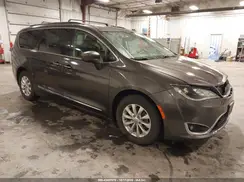 2C4RC1BG2HR621529 2017 CHRYSLER PACIFICA