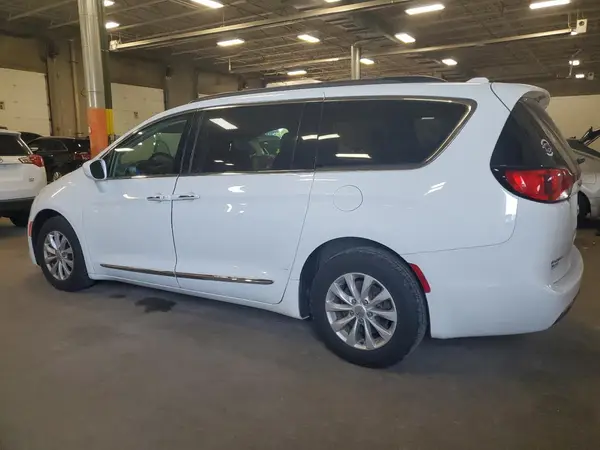 2C4RC1BG2HR621594 2017 CHRYSLER PACIFICA - Image 2