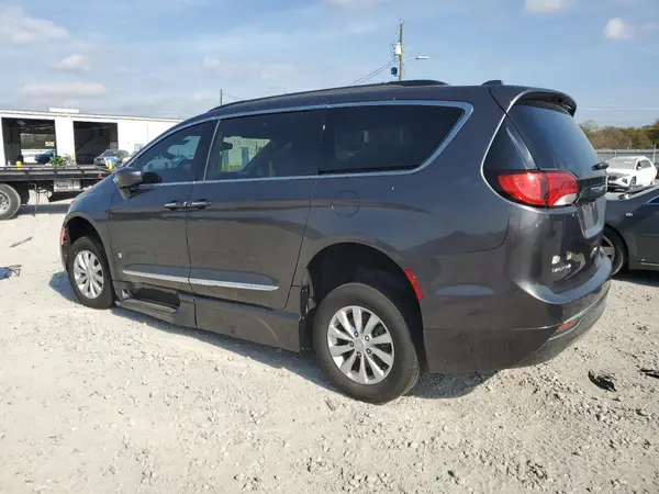 2C4RC1BG2HR621885 2017 CHRYSLER PACIFICA - Image 2