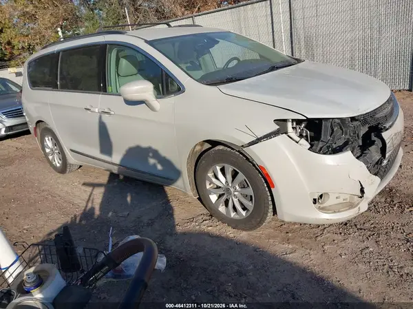 2C4RC1BG2HR636337 2017 CHRYSLER PACIFICA - Image 1