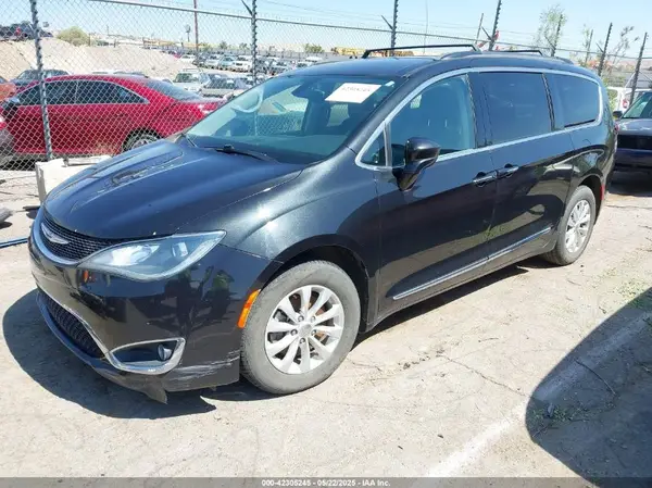 2C4RC1BG2HR642106 2017 CHRYSLER PACIFICA - Image 2