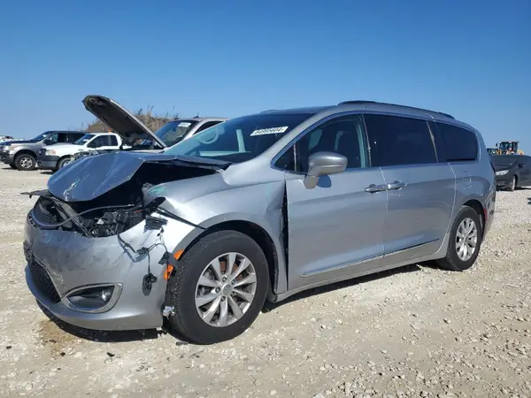 2C4RC1BG2HR642171 2017 CHRYSLER PACIFICA - Image 1