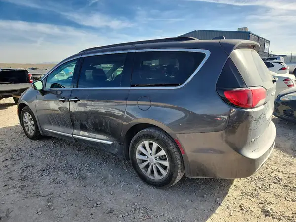 2C4RC1BG2HR642297 2017 CHRYSLER PACIFICA - Image 2