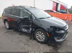 2C4RC1BG2HR642350 2017 CHRYSLER PACIFICA