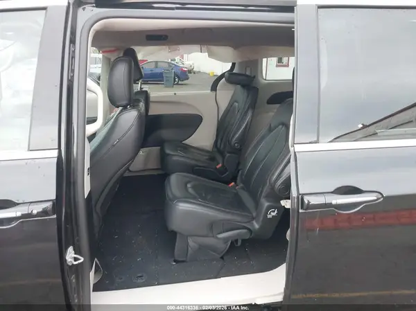 2C4RC1BG2HR642350 2017 CHRYSLER PACIFICA - Image 8