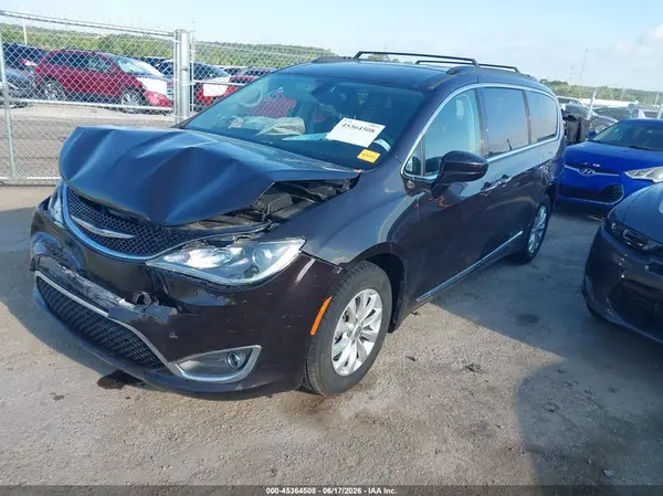 2C4RC1BG2HR644910 2017 CHRYSLER PACIFICA - Image 2