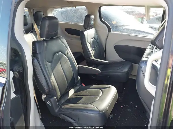2C4RC1BG2HR644910 2017 CHRYSLER PACIFICA - Image 8