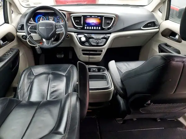 2C4RC1BG2HR667622 2017 CHRYSLER PACIFICA - Image 8