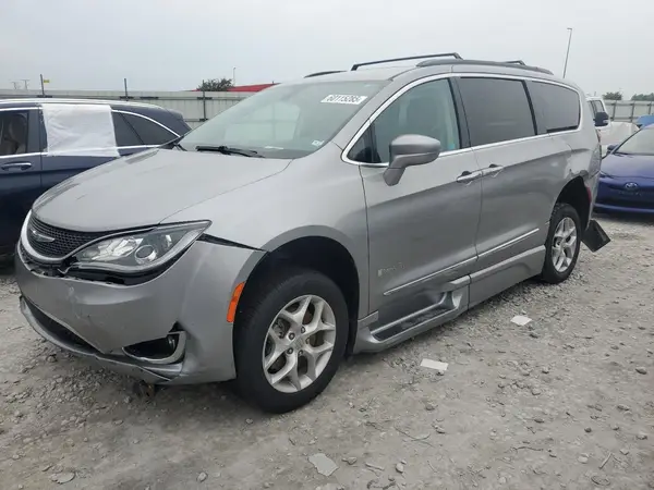 2C4RC1BG2HR668687 2017 CHRYSLER PACIFICA - Image 1