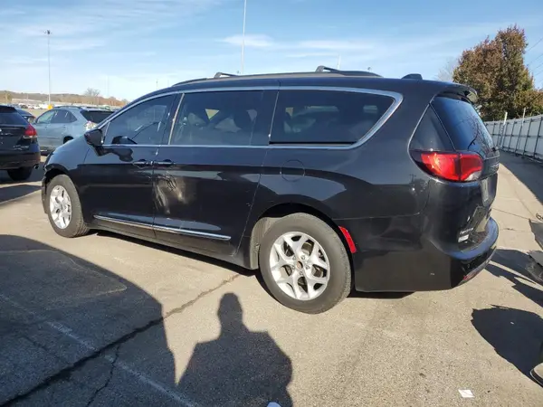 2C4RC1BG2HR675896 2017 CHRYSLER PACIFICA - Image 2