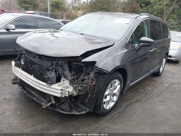 2C4RC1BG2HR702577 2017 CHRYSLER PACIFICA - Image 2