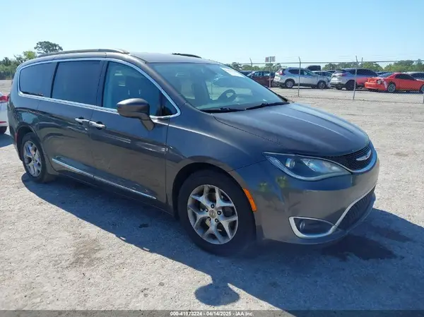 2C4RC1BG2HR705527 2017 CHRYSLER PACIFICA - Image 1