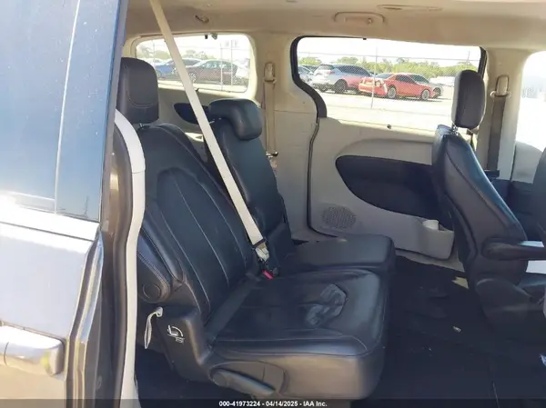 2C4RC1BG2HR705527 2017 CHRYSLER PACIFICA - Image 8
