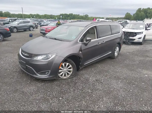 2C4RC1BG2HR709061 2017 CHRYSLER PACIFICA - Image 2