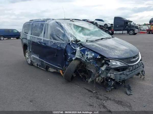 2C4RC1BG2HR730735 2017 CHRYSLER PACIFICA - Image 1