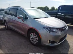 2C4RC1BG2HR733795 2017 CHRYSLER PACIFICA