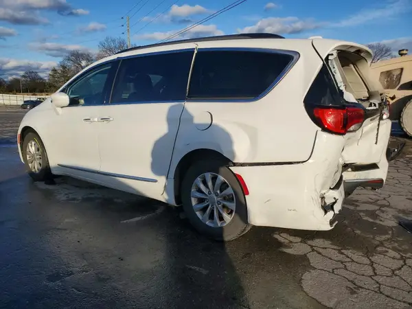 2C4RC1BG2HR739287 2017 CHRYSLER PACIFICA - Image 2