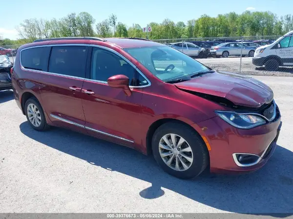 2C4RC1BG2HR743727 2017 CHRYSLER PACIFICA - Image 1