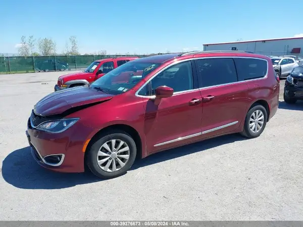 2C4RC1BG2HR743727 2017 CHRYSLER PACIFICA - Image 2