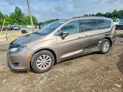 2C4RC1BG2HR744795 2017 CHRYSLER PACIFICA