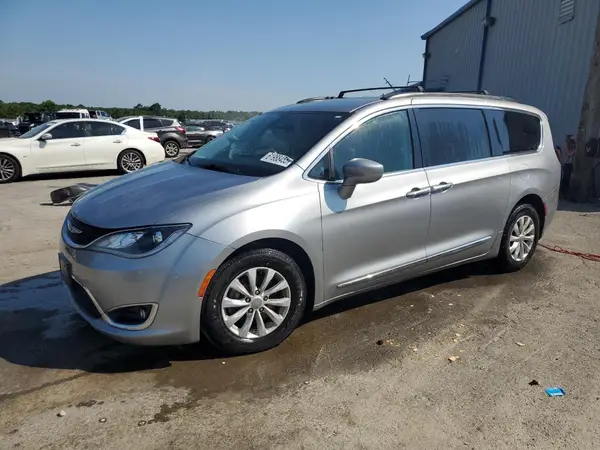 2C4RC1BG2HR745378 2017 CHRYSLER PACIFICA - Image 1